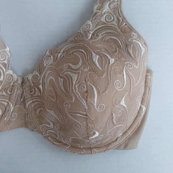 Playtex Secrets Side Smoothing Embroidered Underwire Bra 36DD Nude Tan - Picture 3 of 15